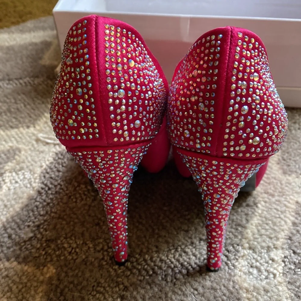 Steve Madden heels with rhinestone 👠. Size 7 - Picture 2 of 8
